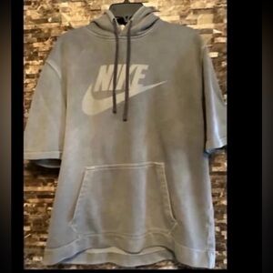 Nike Gray Men's Short Sleeved  Athletic Top